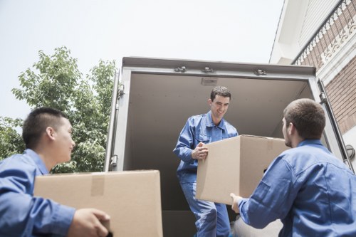 Affordable man and van moving solution in Westdrayton